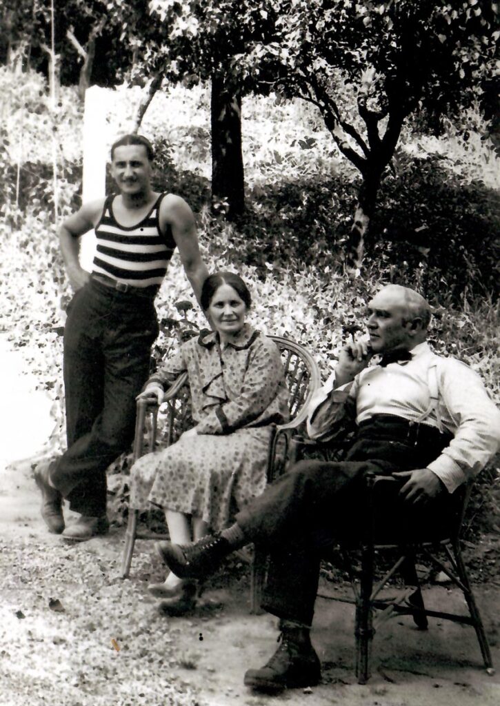 Giulio Tartarini con famiglia – Fondatore del Liquorificio